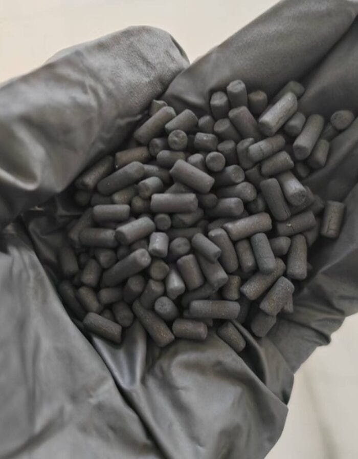 Pelletized activated carbon quality inspection — uniform cylindrical pellets