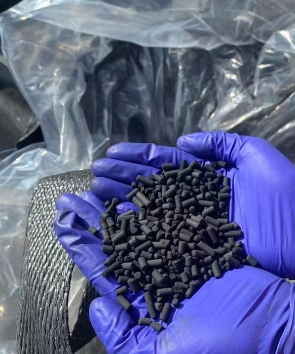 4mm CTC 60 coal-based columnar activated carbon close-up — biogas desulfurization grade
