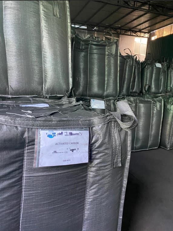 500 kg FIBC jumbo bags of coconut shell activated carbon in export warehouse