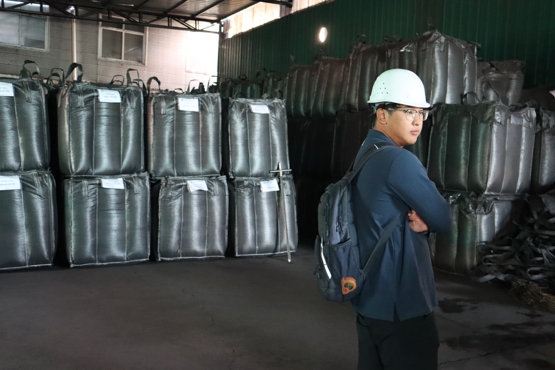 USP-grade activated carbon powder for pharmaceutical decolorization